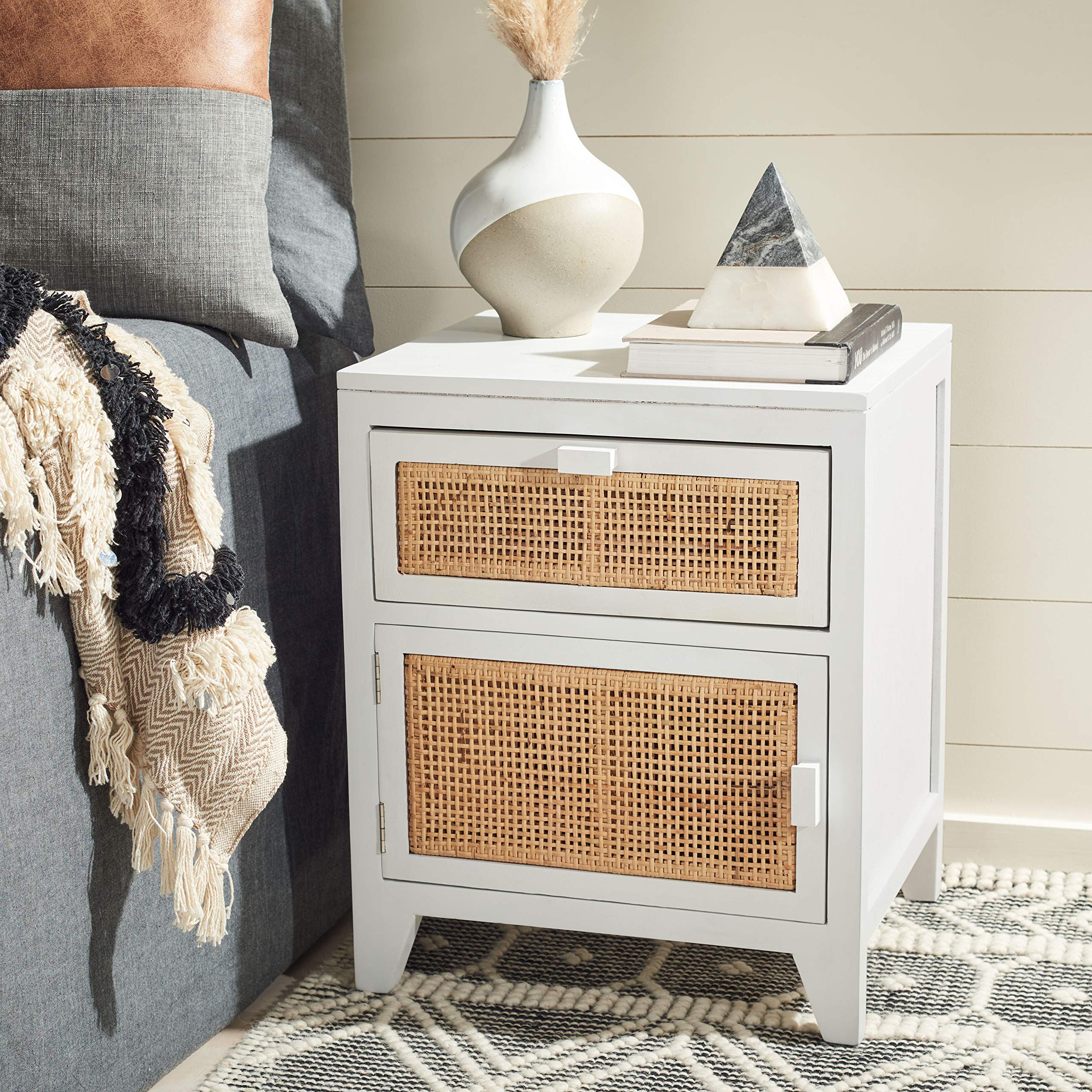 Amazon.com: SAFAVIEH Home Collection Devon White and Natural